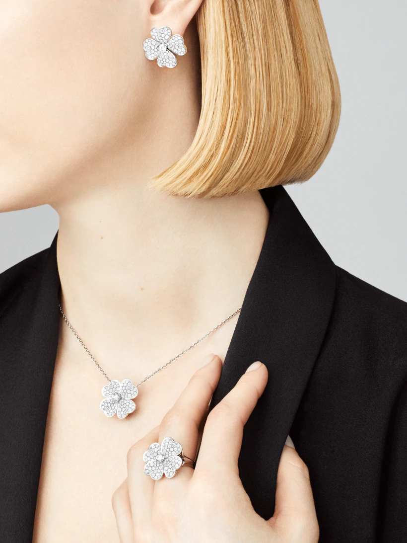 コスモス イヤリング、ミディアムモデル