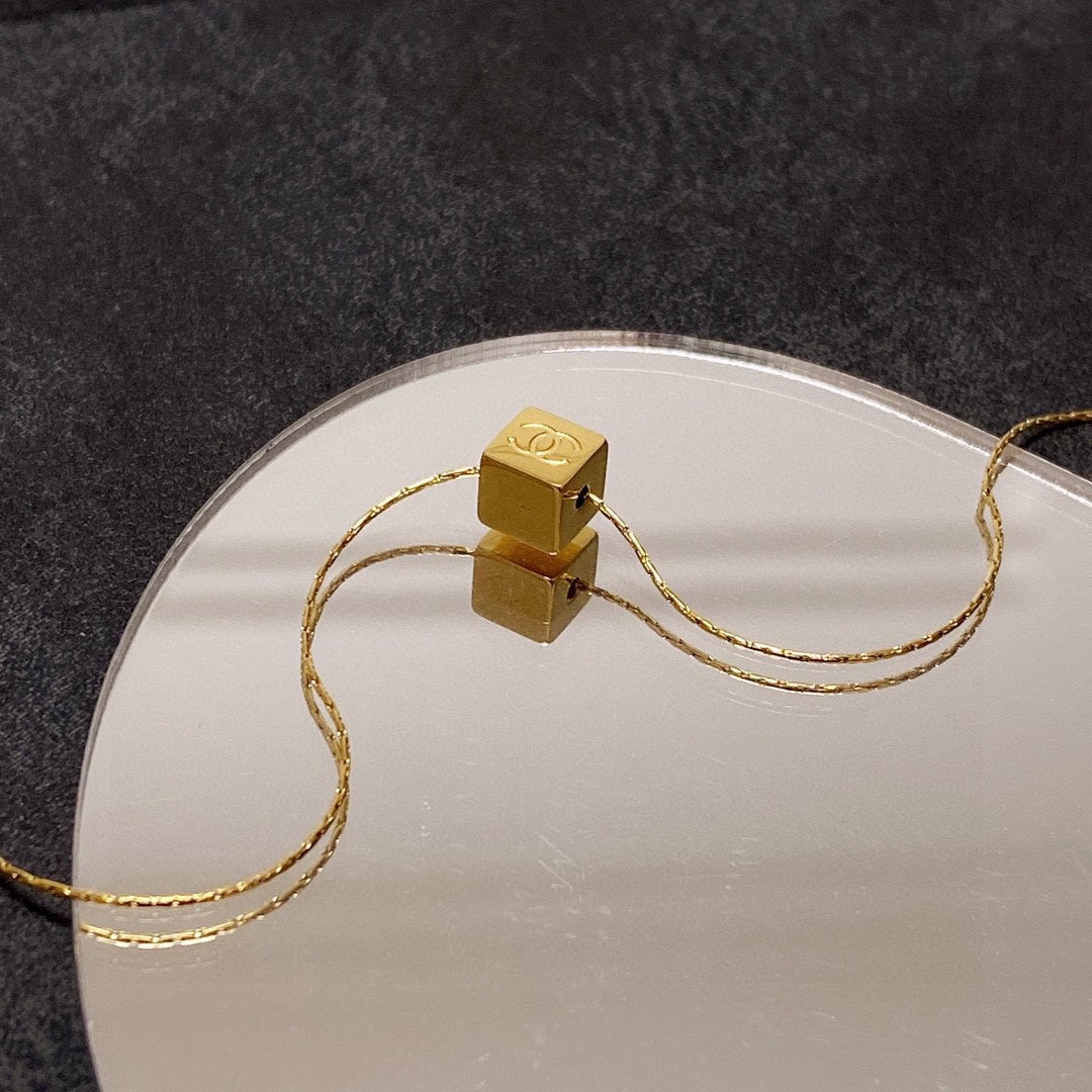 【2024】【関税負担なし】ネックレス、新しいネックレス万能シンプルファッションオーナメント