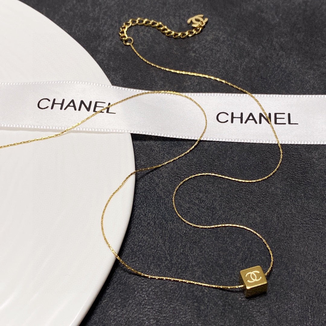 【2024】【関税負担なし】ネックレス、新しいネックレス万能シンプルファッションオーナメント