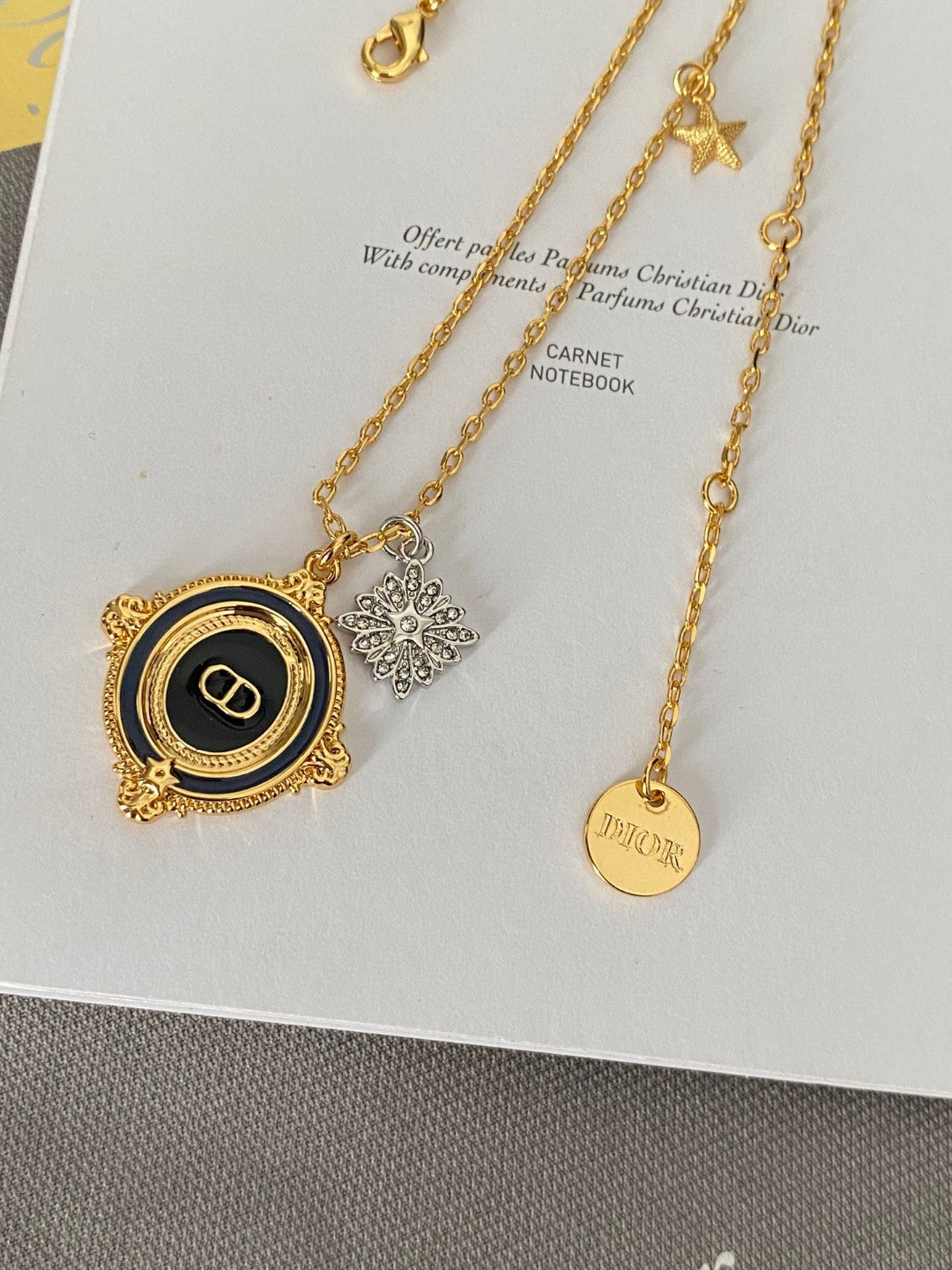 【関税負担なし】ネックレス、新しいネックレス万能シンプルファッションオーナメント