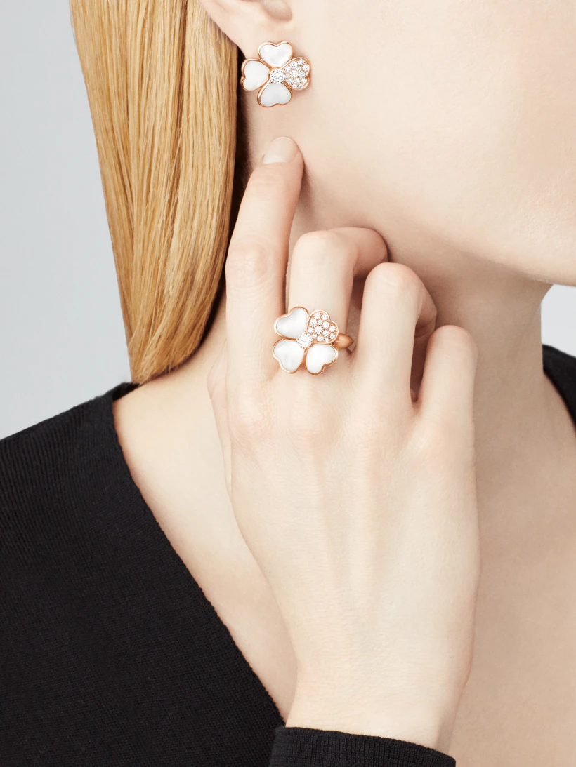 コスモス イヤリング、ミディアムモデル