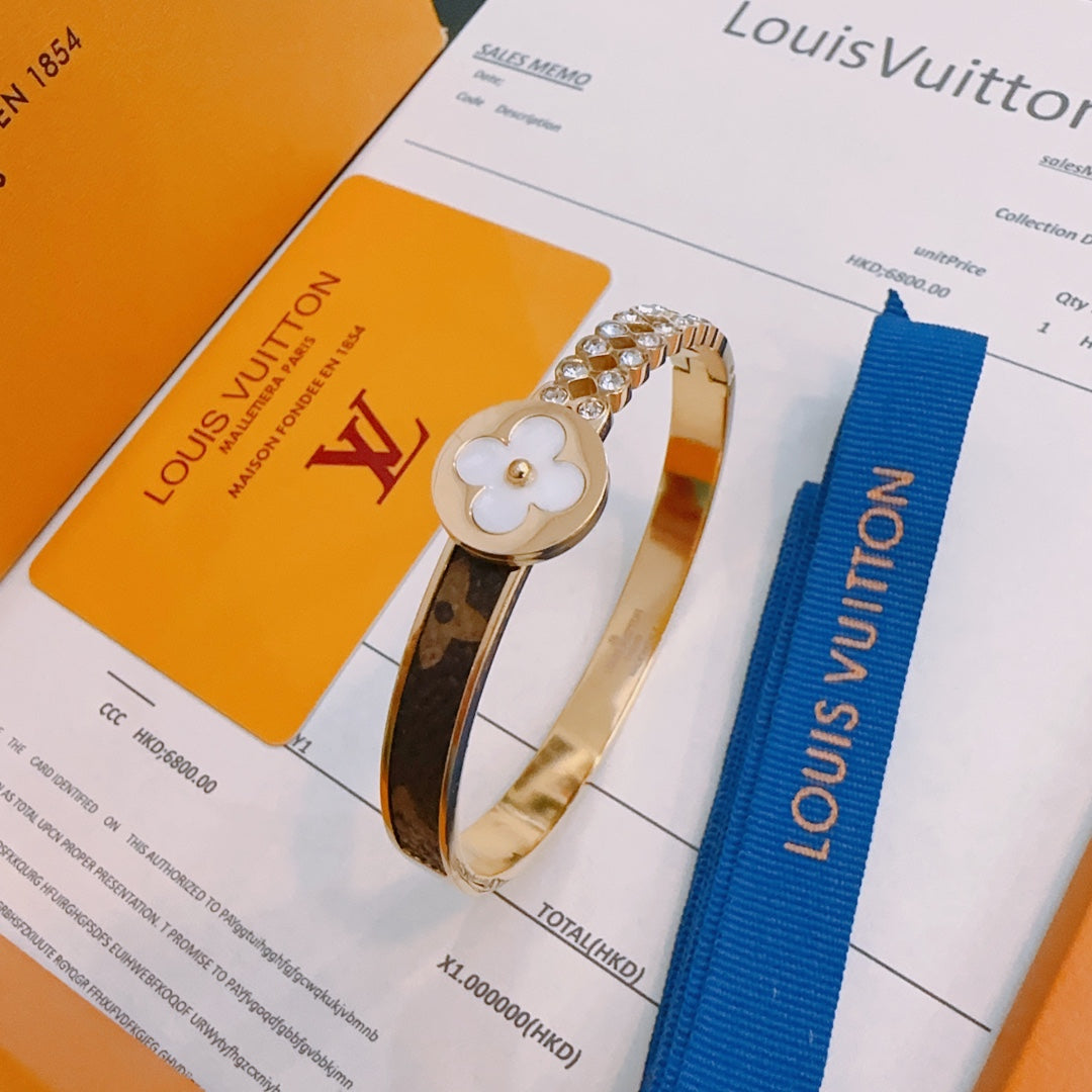 LV【関税負担なし】ブレスレット、ファッションシンプルなスタイル   241015