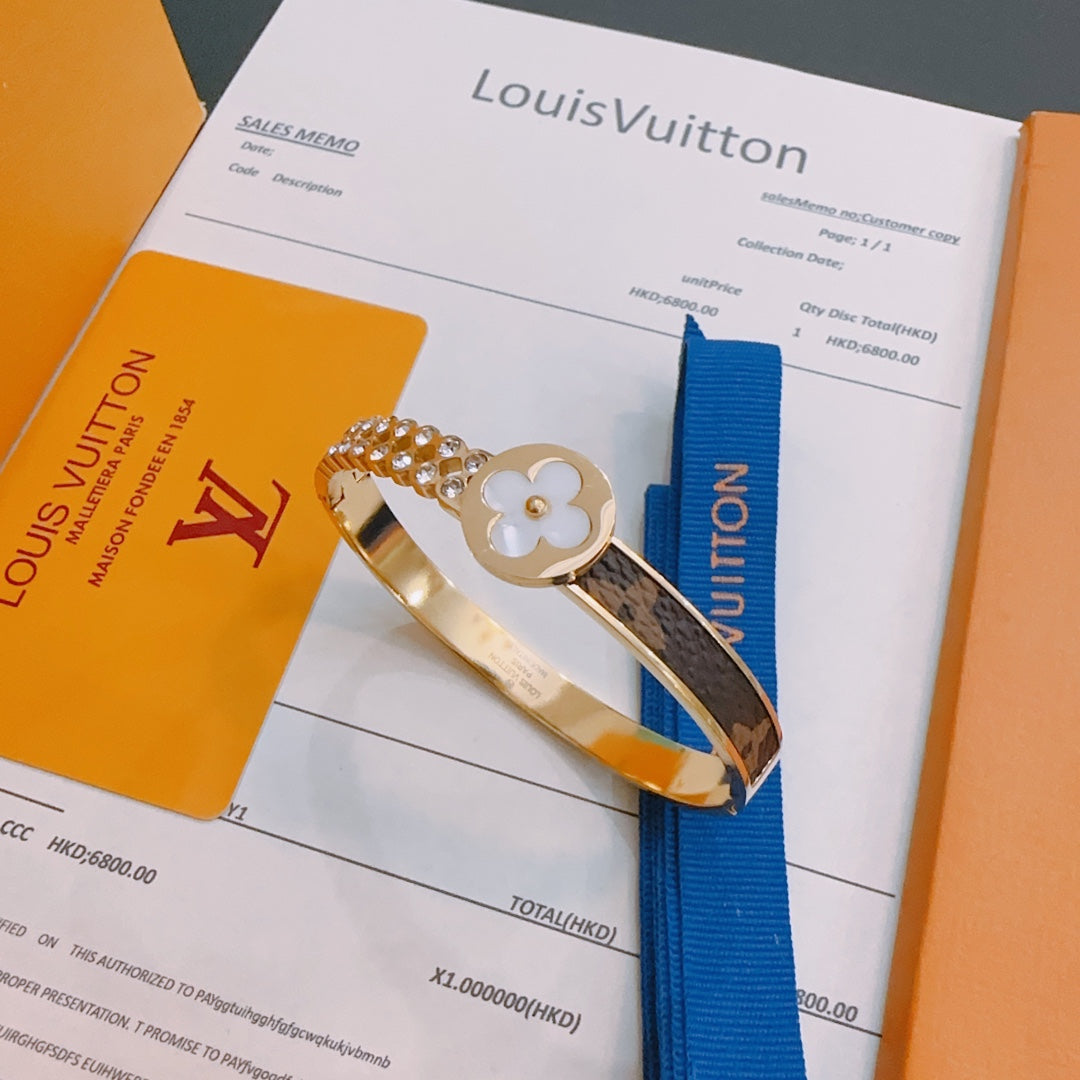 LV【関税負担なし】ブレスレット、ファッションシンプルなスタイル   241015