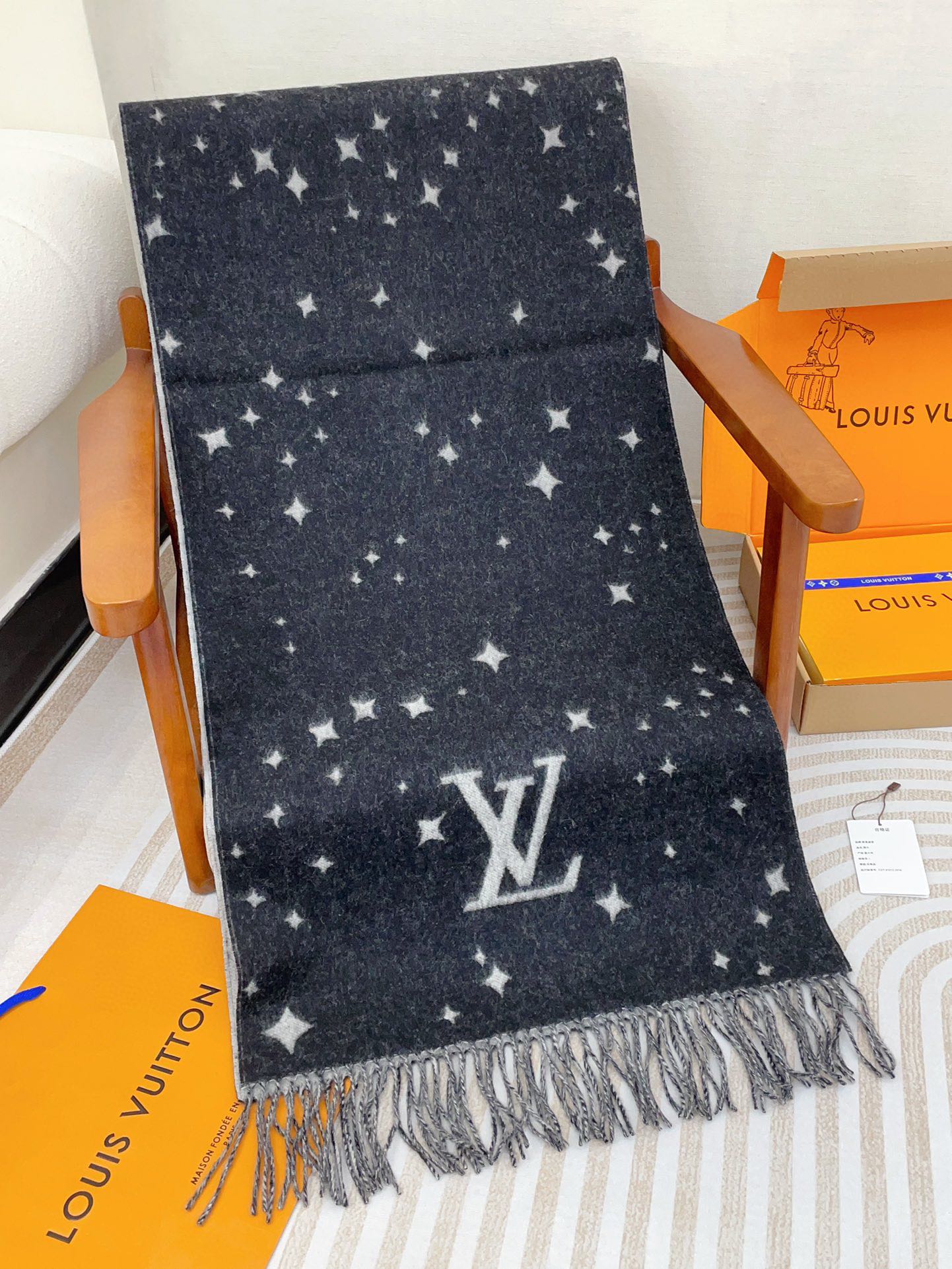【2024】【LV 関税負担なし 本物保証】 スカーフ 45*210cm  241107