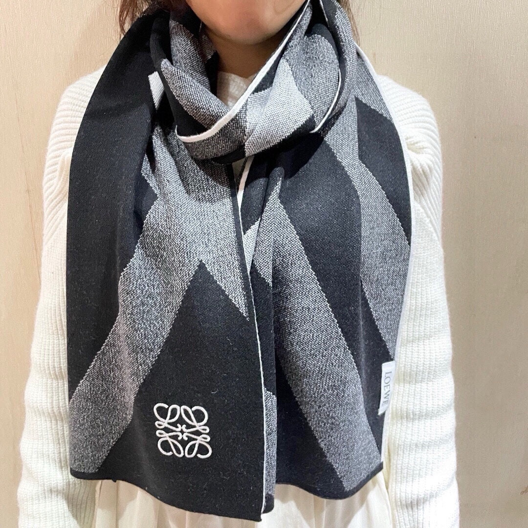【関税負担なし 本物保証】スカーフ32*180CM   241109