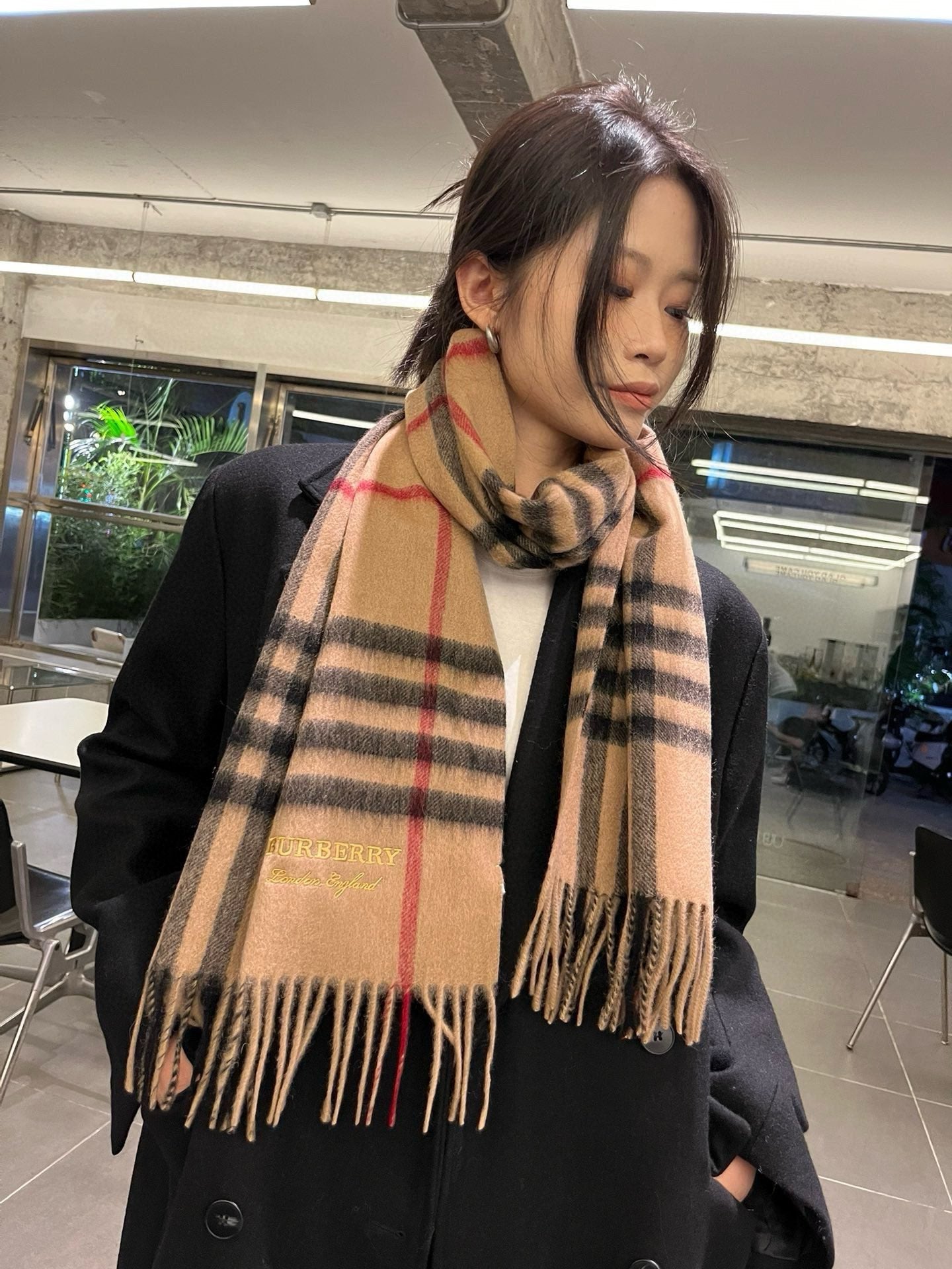 【2024】【関税負担なし  本物保証】スカーフ30*180CM  241108