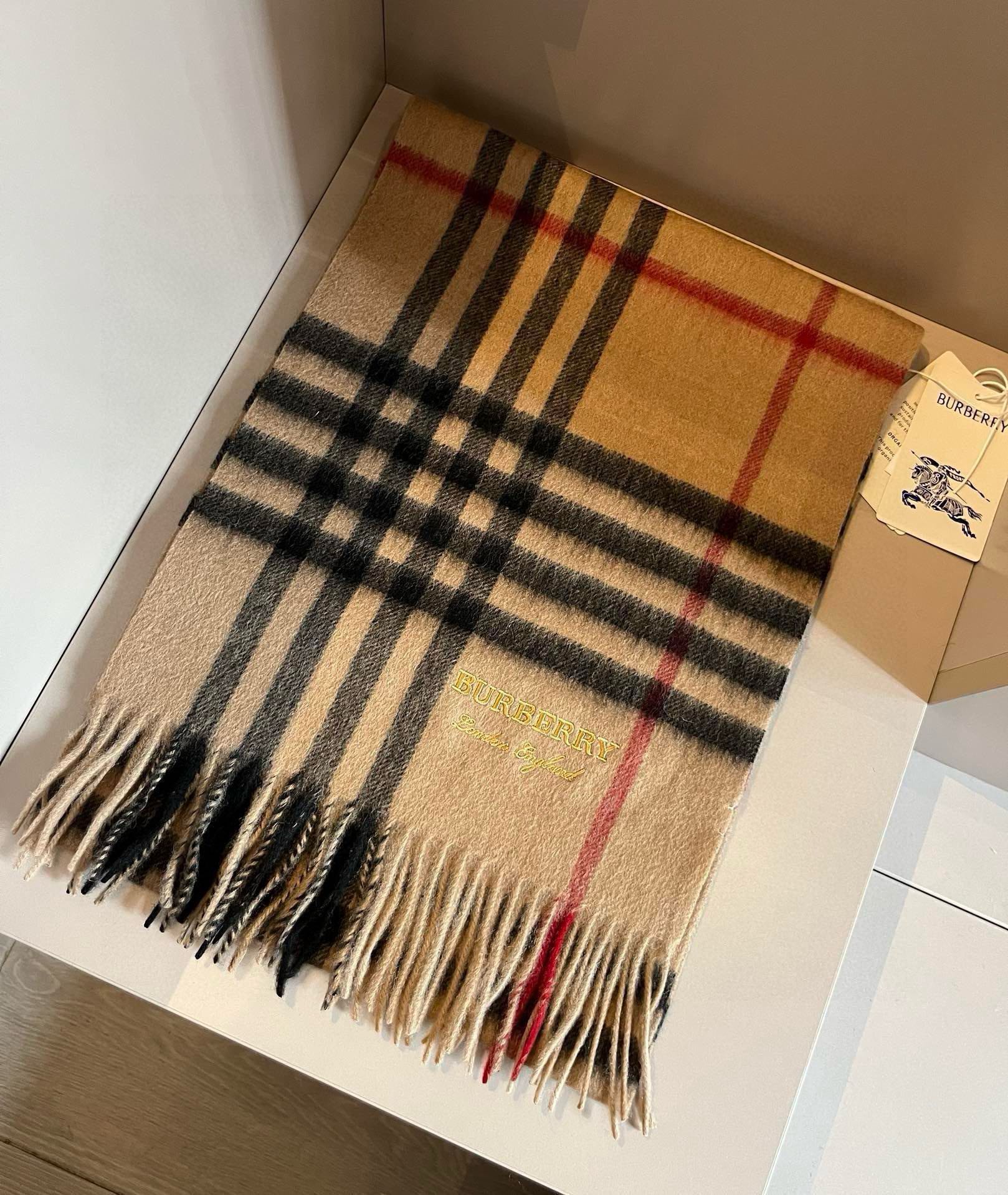 【2024】【関税負担なし  本物保証】スカーフ30*180CM  241108