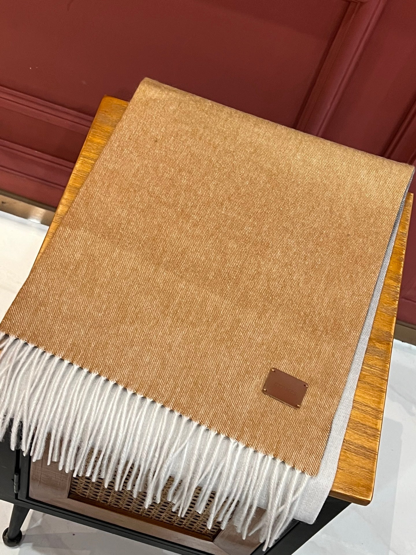 【2024】【関税負担なし 本物保証 】スカーフ   32*190CM  241109
