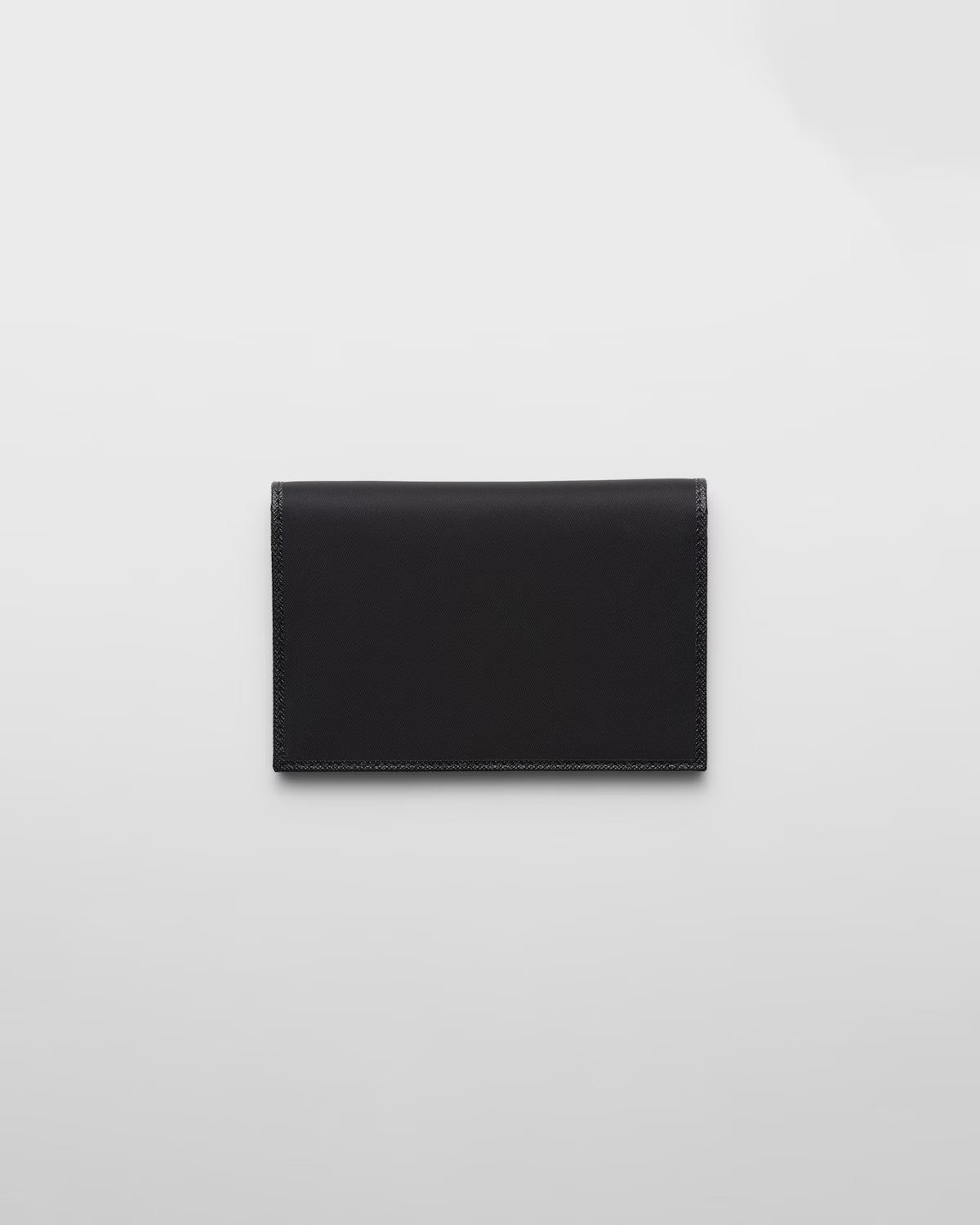 関税負担なし      Re-Nylon パスポートホルダー    PMRef:2MV017_2DMH_F0002