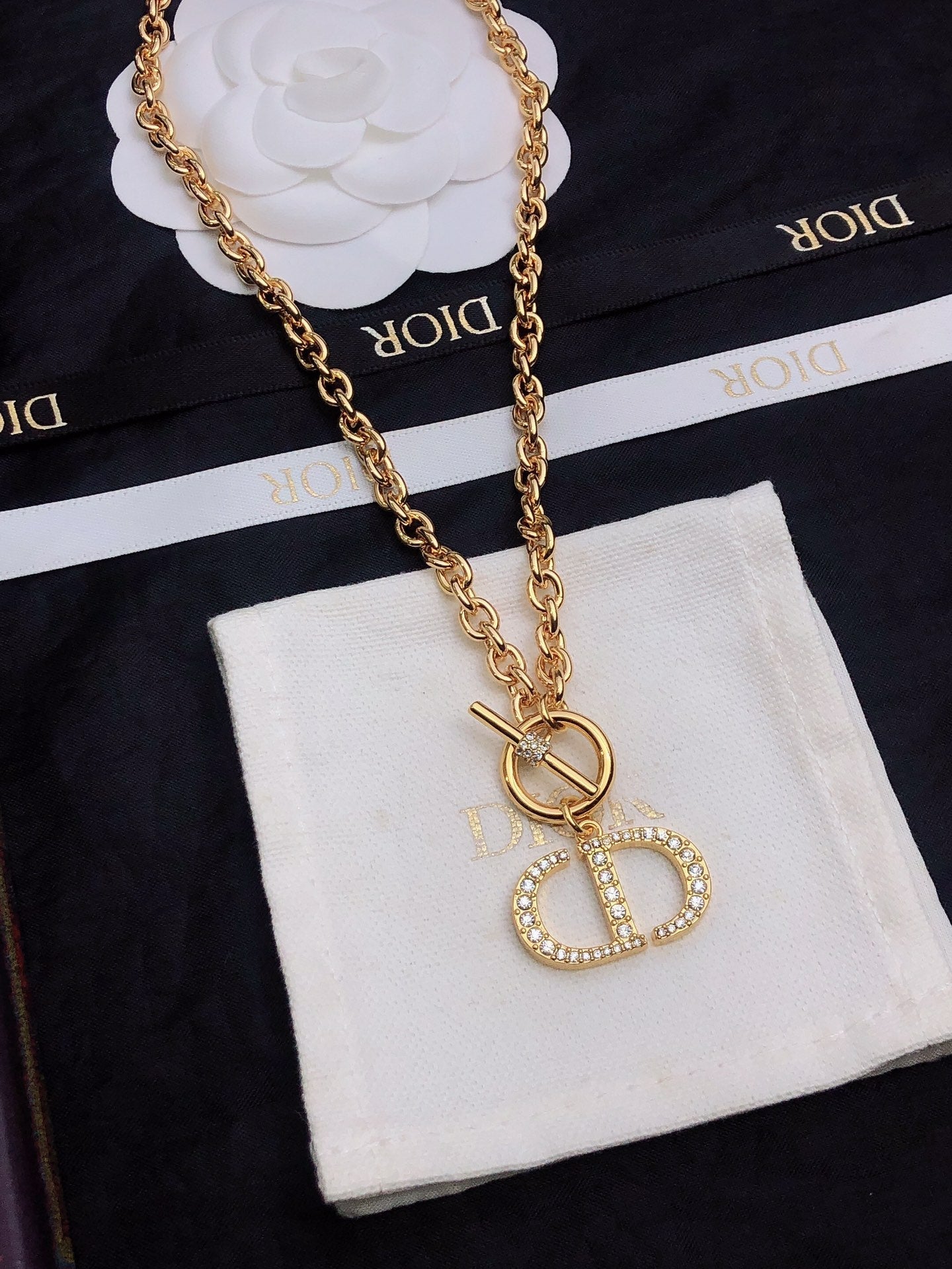 【2024】【関税負担なし】本物保証 、新しいネックレス万能シンプルファッションオーナメント