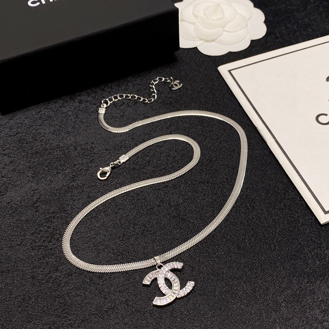 【2024】【関税負担なし】ネックレス、新しいネックレス万能シンプルファッションオーナメント