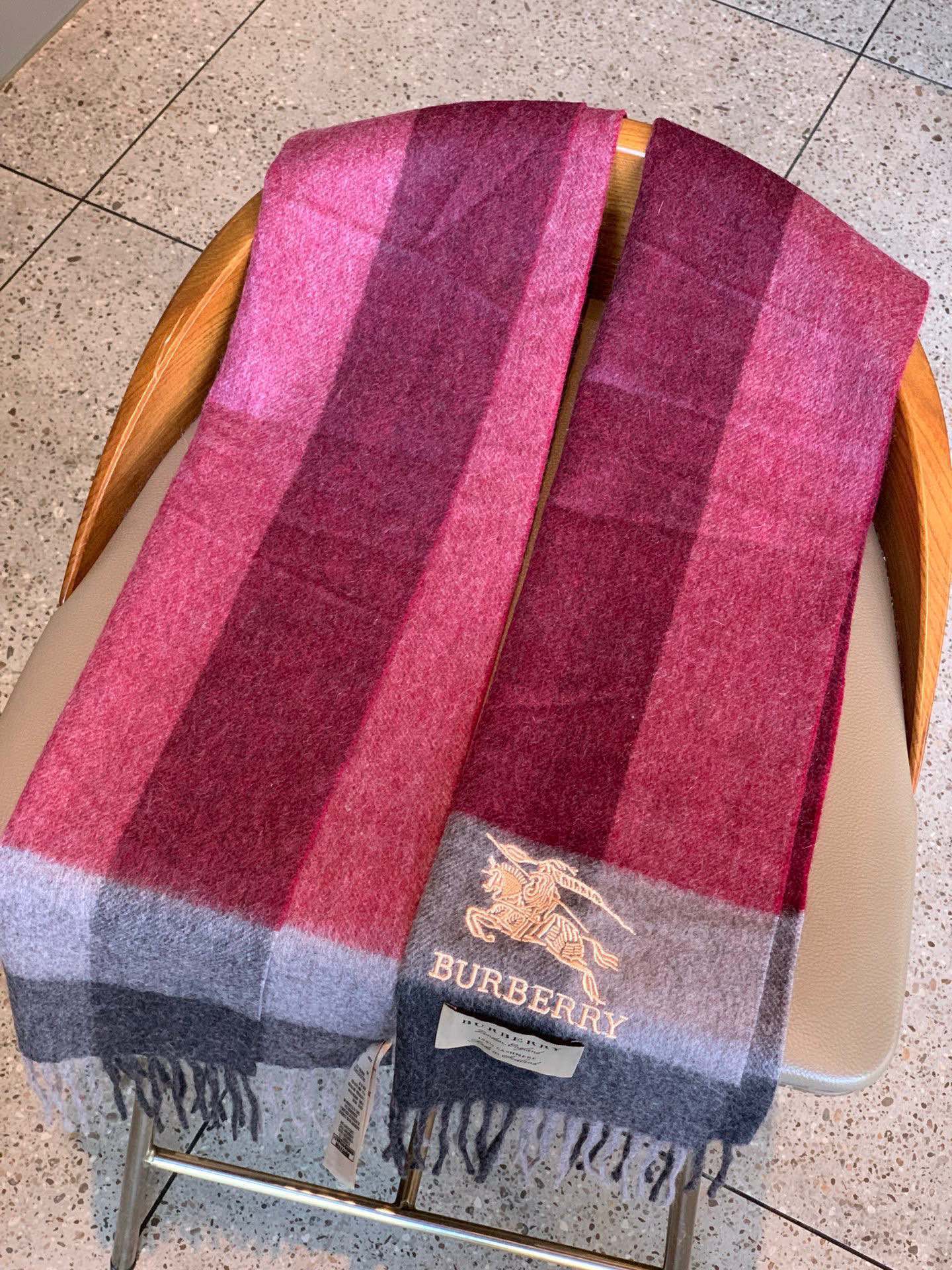 【関税負担なし  本物保証】スカーフ30*180CM  241108