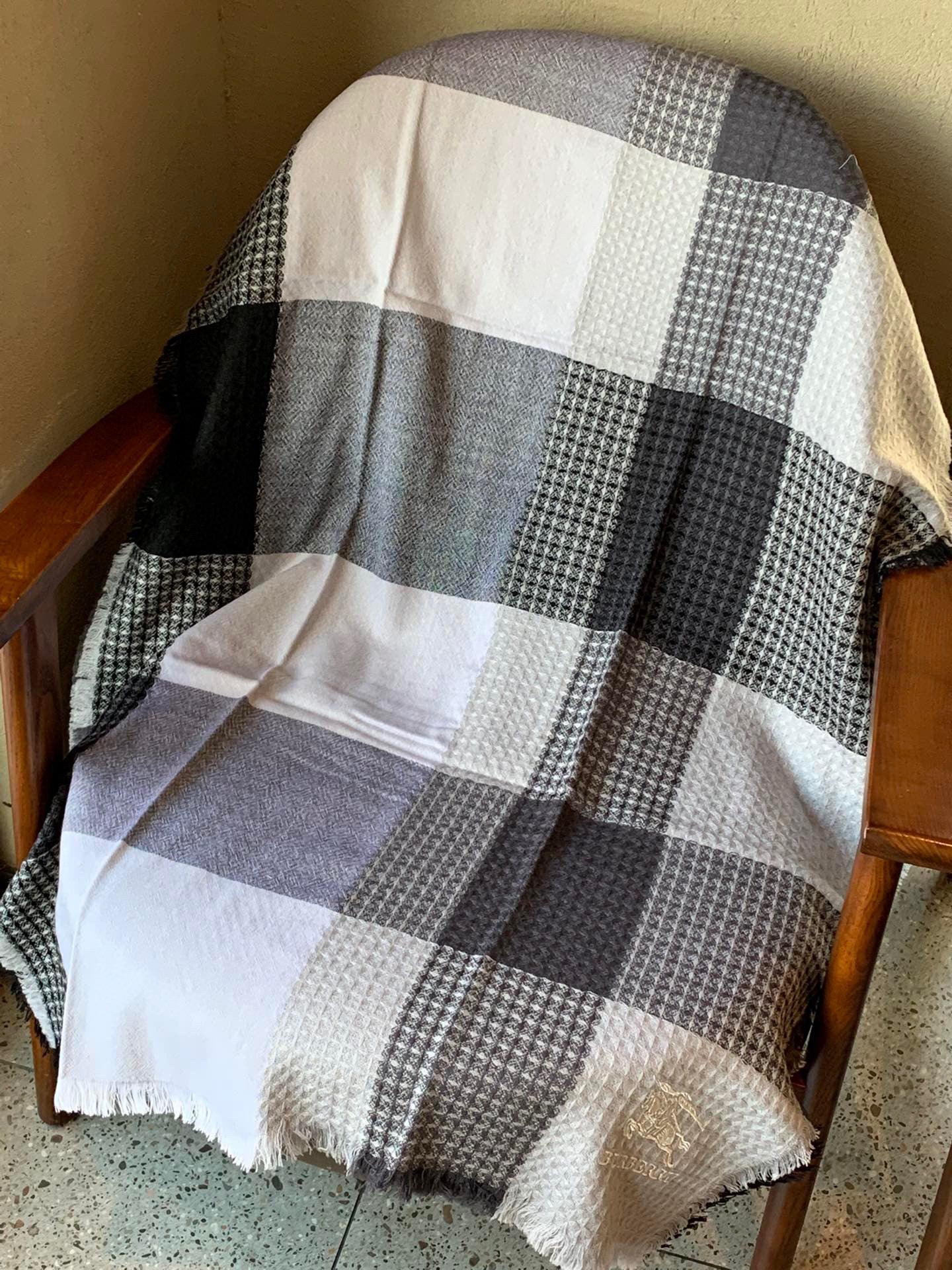 【関税負担なし  本物保証】スカーフ210*80CM  241108
