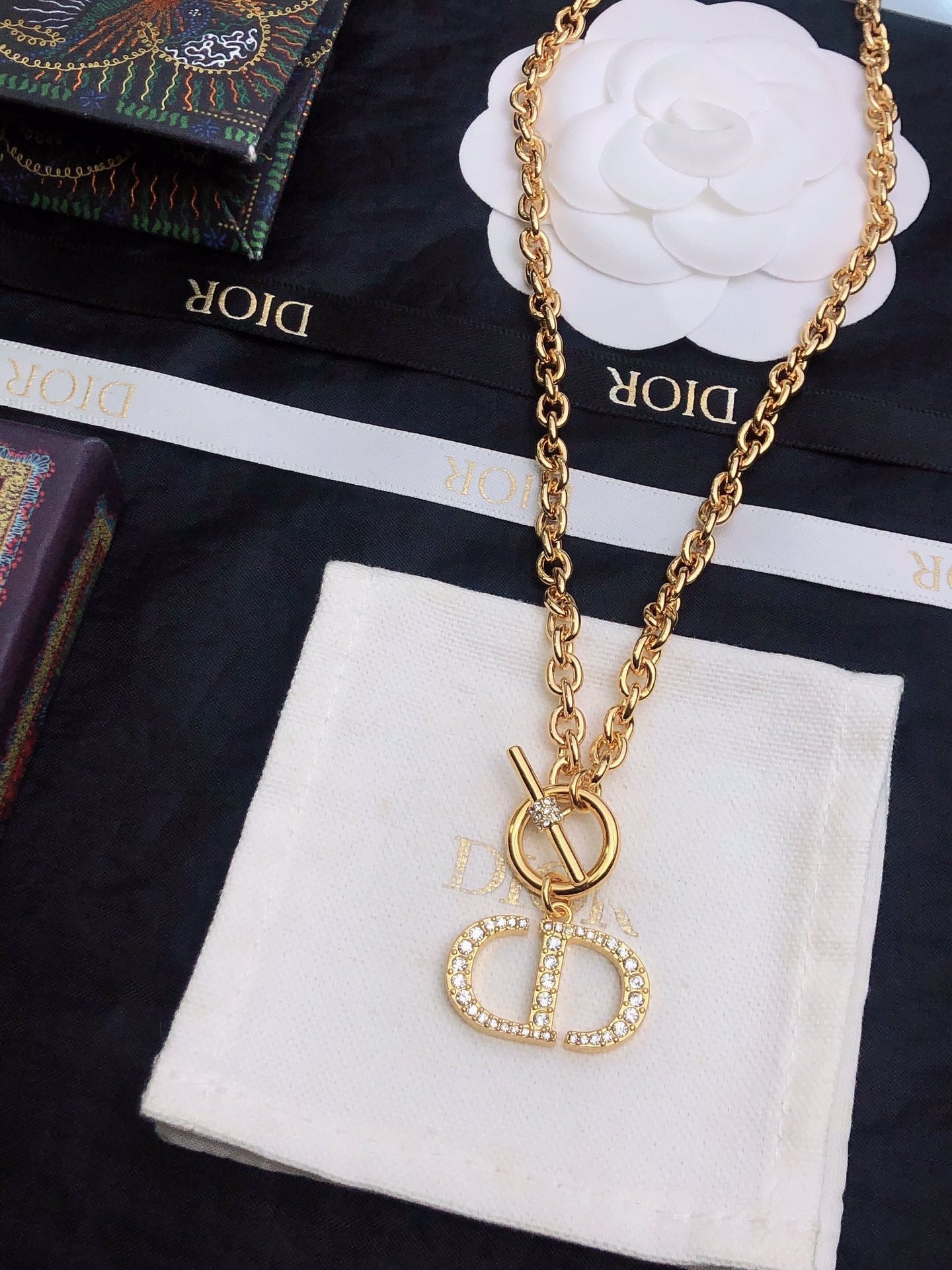 【2024】【関税負担なし】本物保証 、新しいネックレス万能シンプルファッションオーナメント