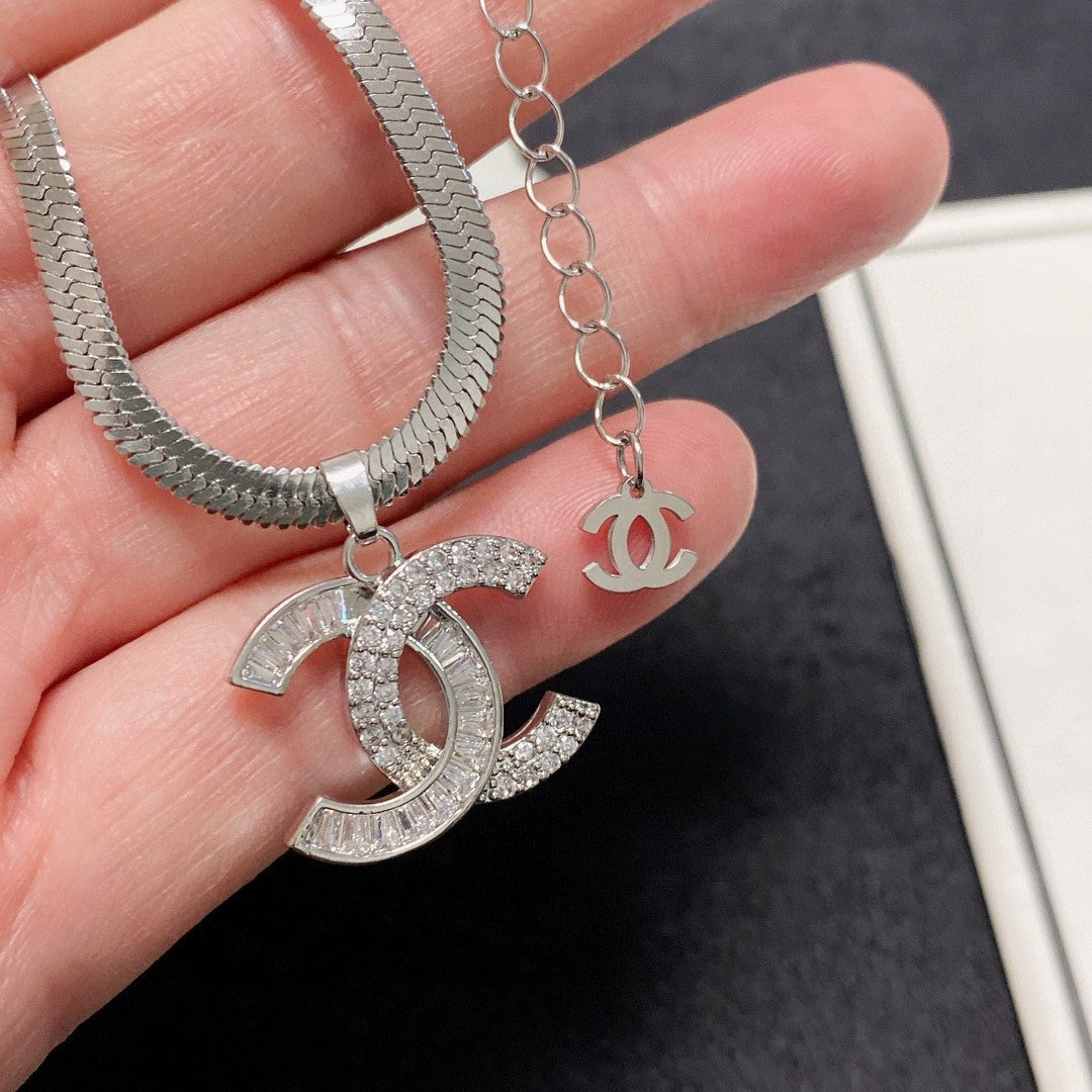 【2024】【関税負担なし】ネックレス、新しいネックレス万能シンプルファッションオーナメント