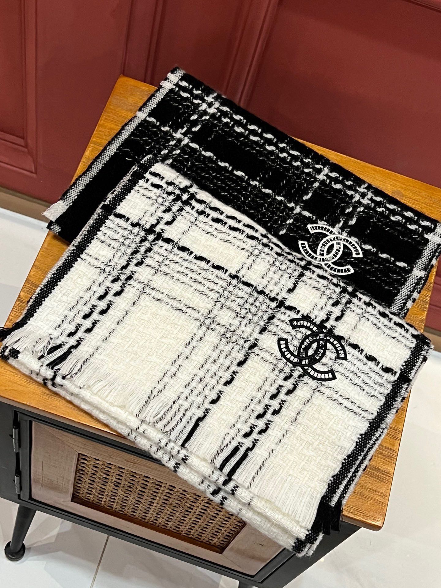 【関税負担なし  本物保証 】スカーフ185*30CM 241107