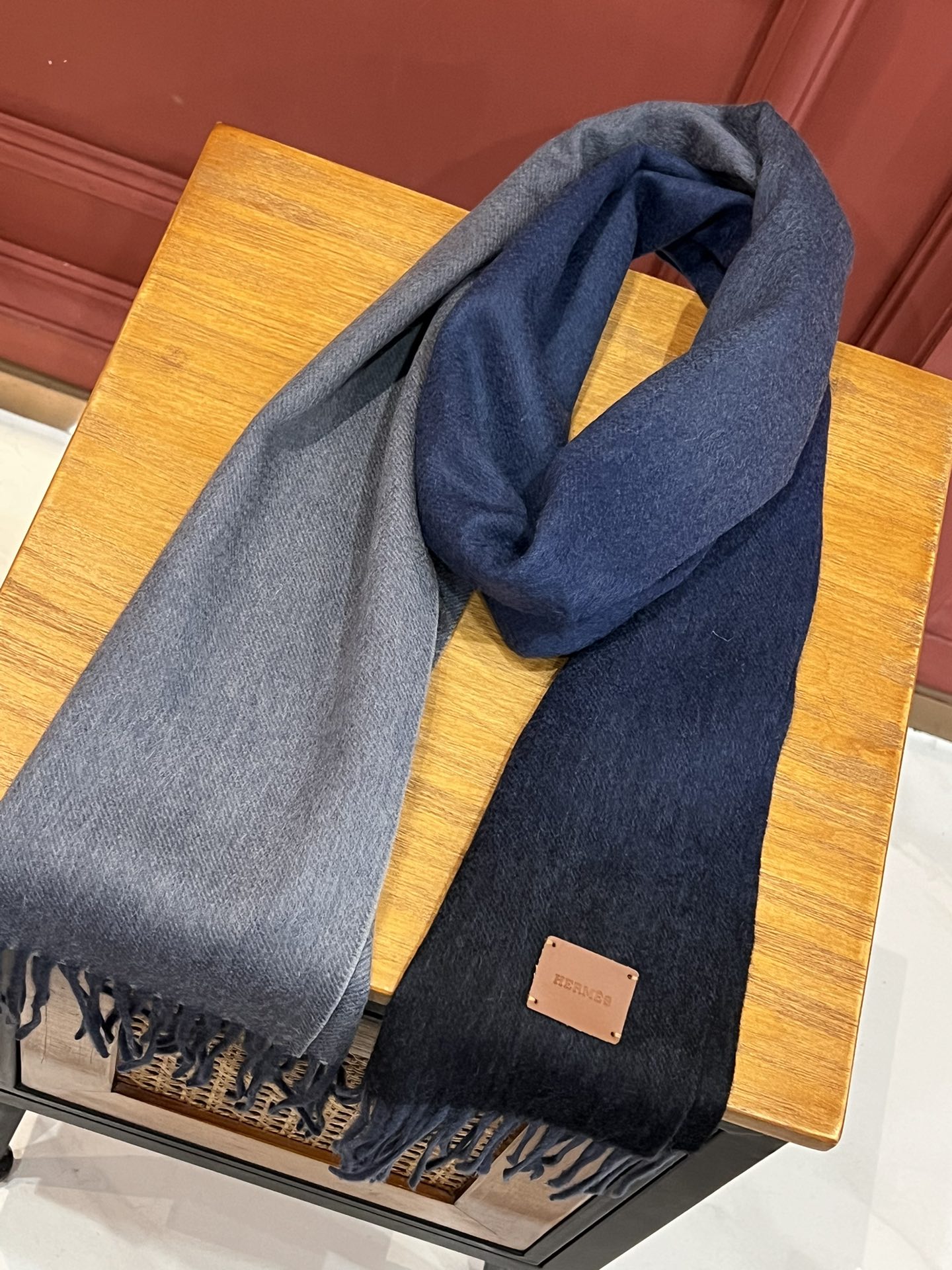 【2024】【関税負担なし 本物保証 】スカーフ   32*190CM  241109