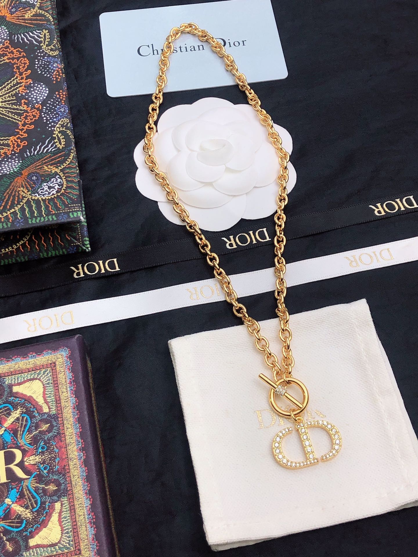 【2024】【関税負担なし】本物保証 、新しいネックレス万能シンプルファッションオーナメント