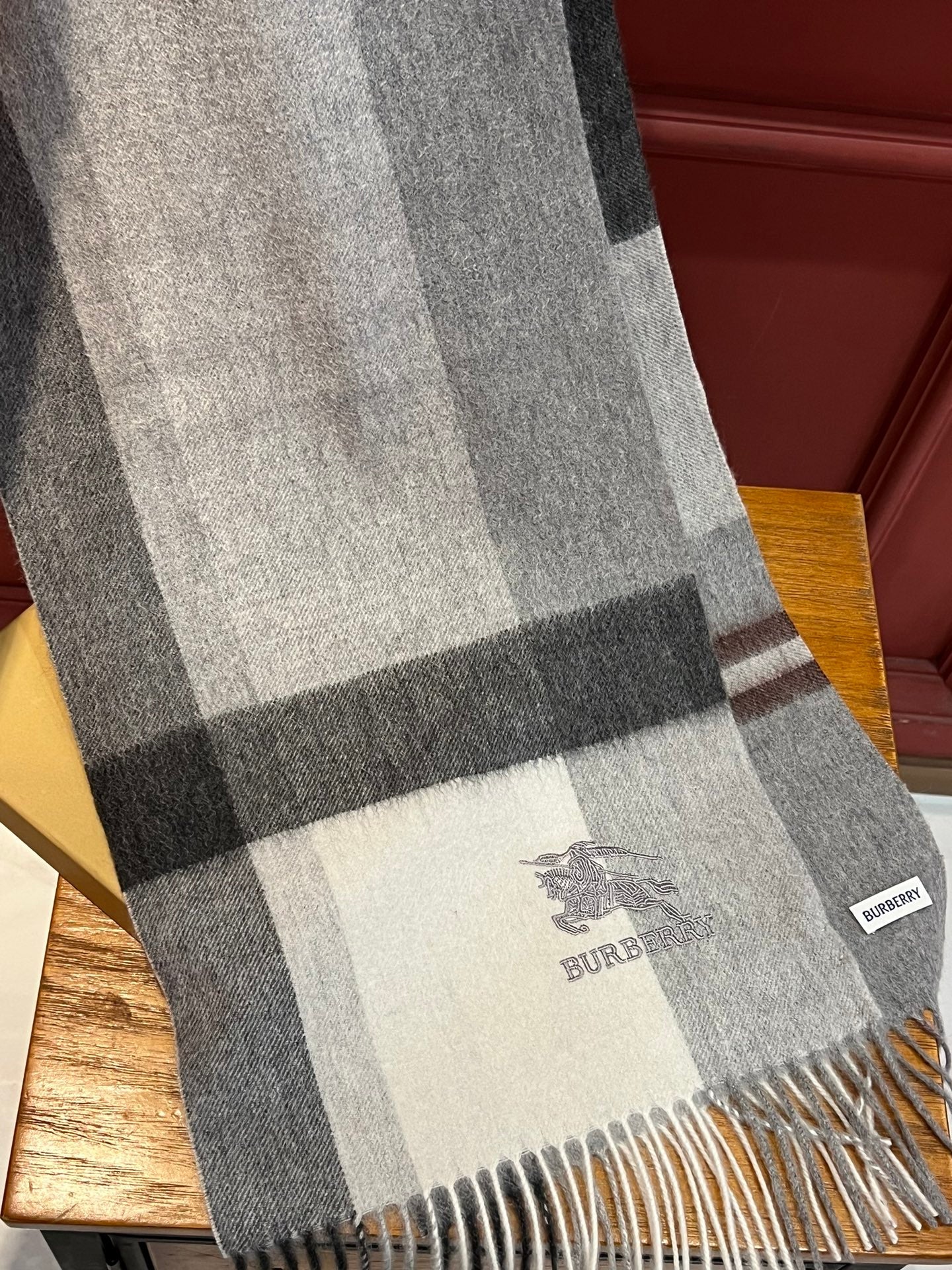 【関税負担なし  本物保証】スカーフ32*180CM  241108